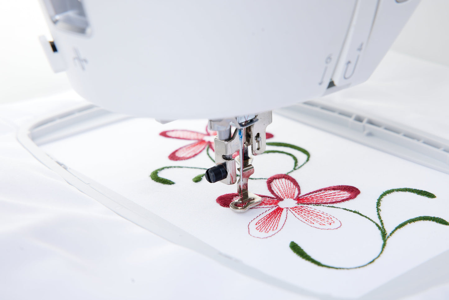 SE9180 Sewing & Embroidery Machine